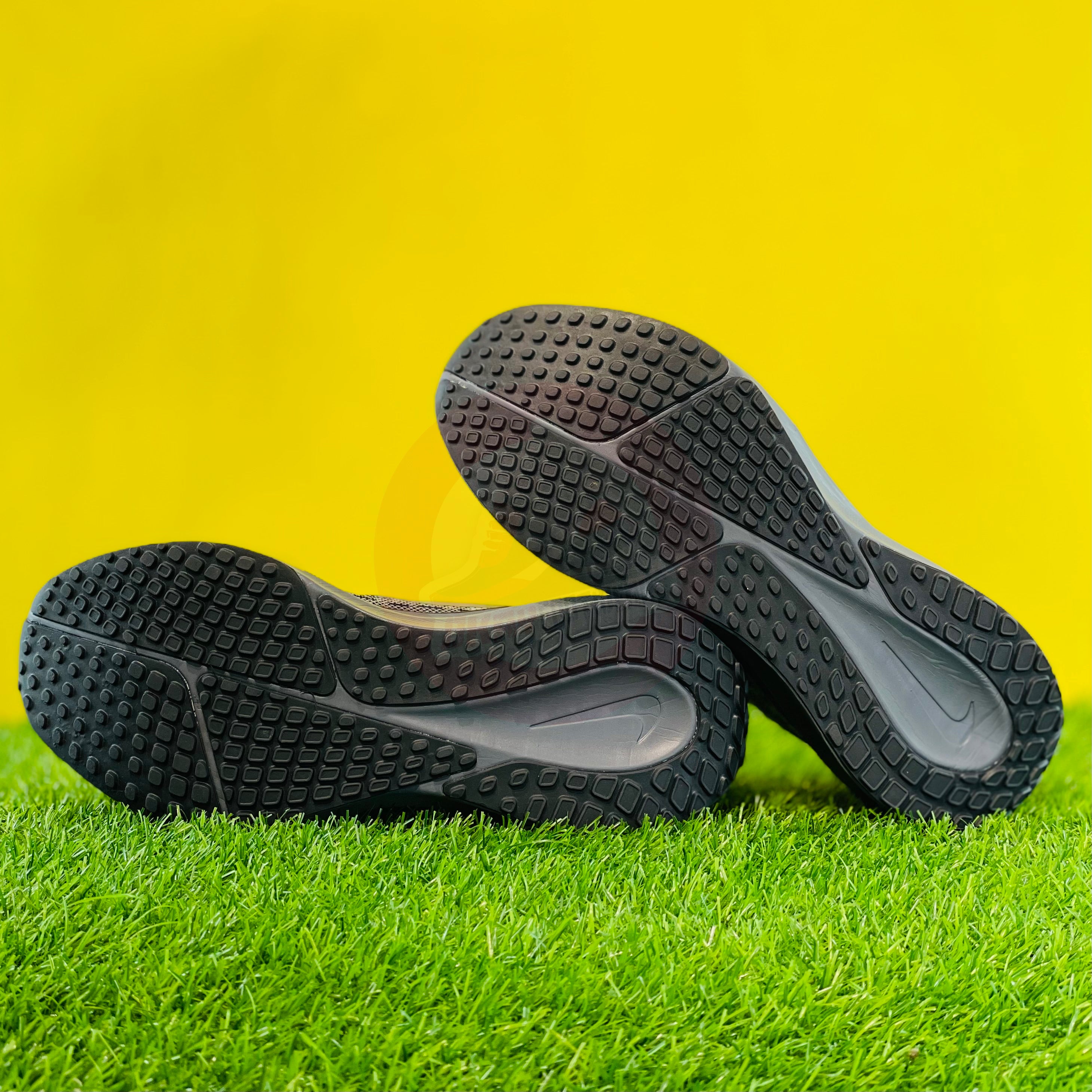 NK AIRZOOM X VOMERO 17 - STATIC GREY (DOT PERFECT)