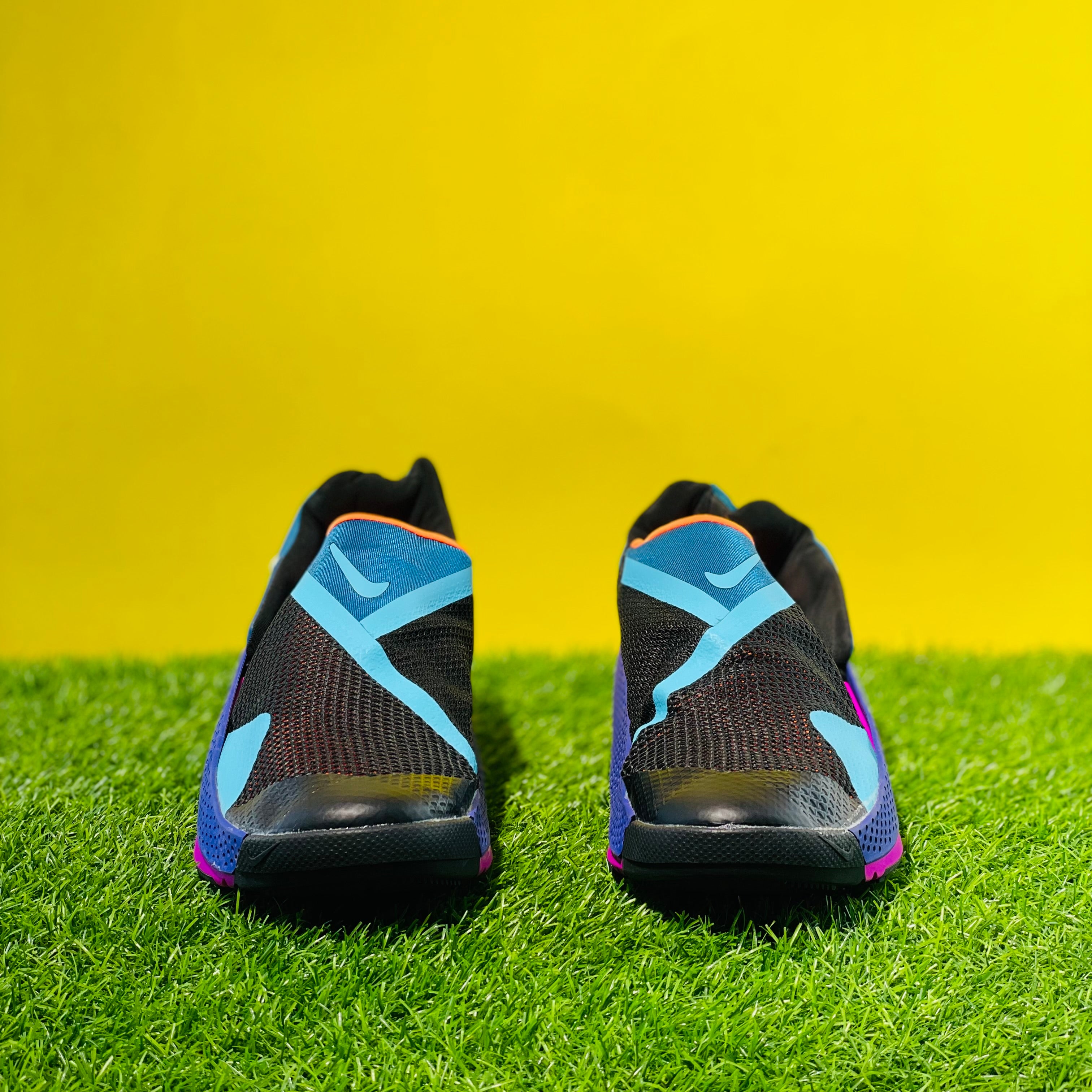 NK GO FLYEASE - DYNAMIC TURQUOISE (DOT PERFECT)