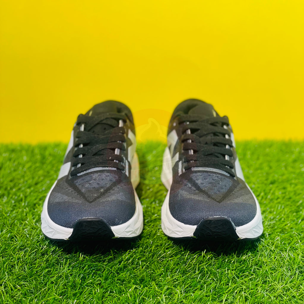 NB FUELCELL REBEL V4 - BLACK/WHITE (DOT PERFECT)