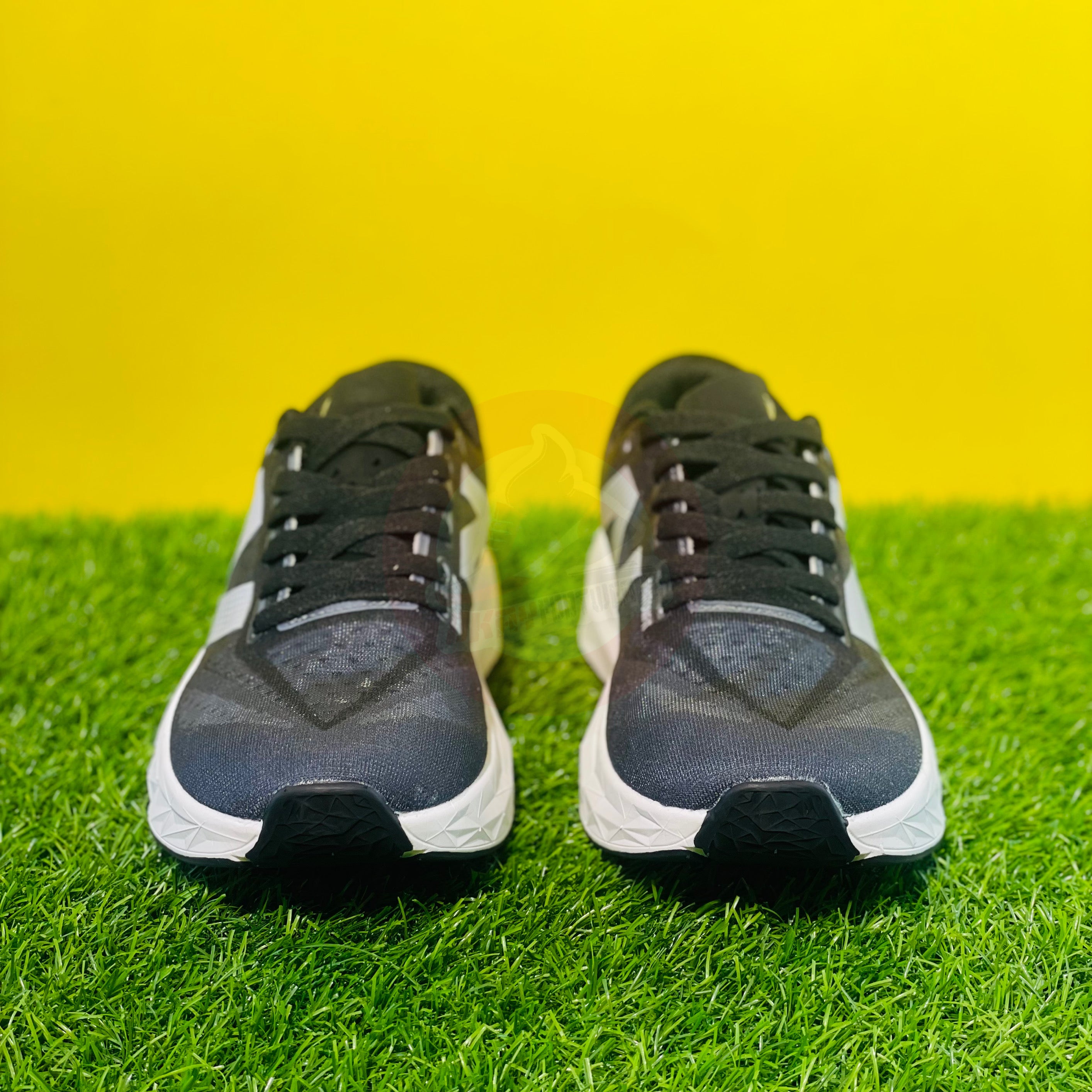 NB FUELCELL REBEL V4 - BLACK/WHITE (DOT PERFECT)