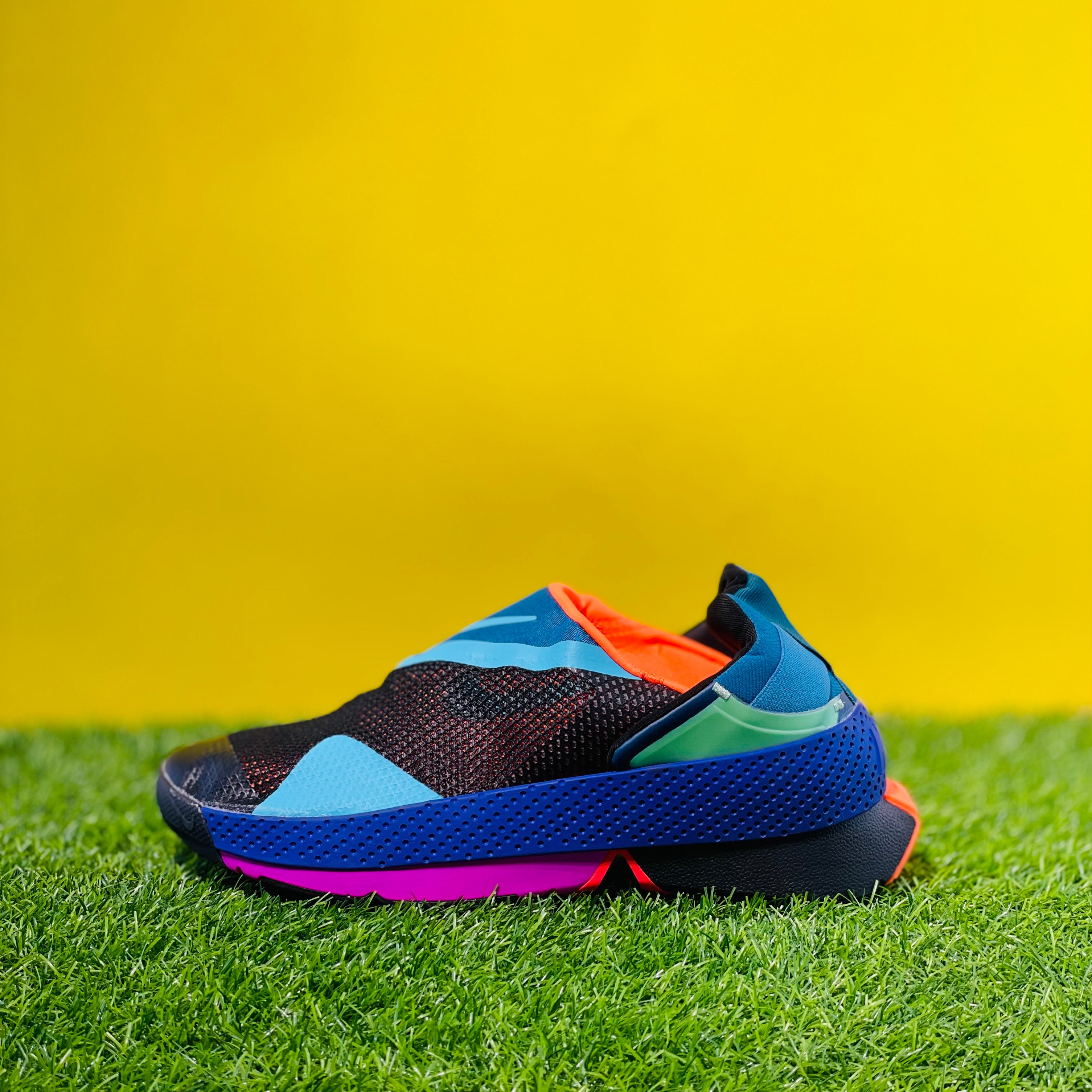 NK GO FLYEASE - DYNAMIC TURQUOISE (DOT PERFECT)