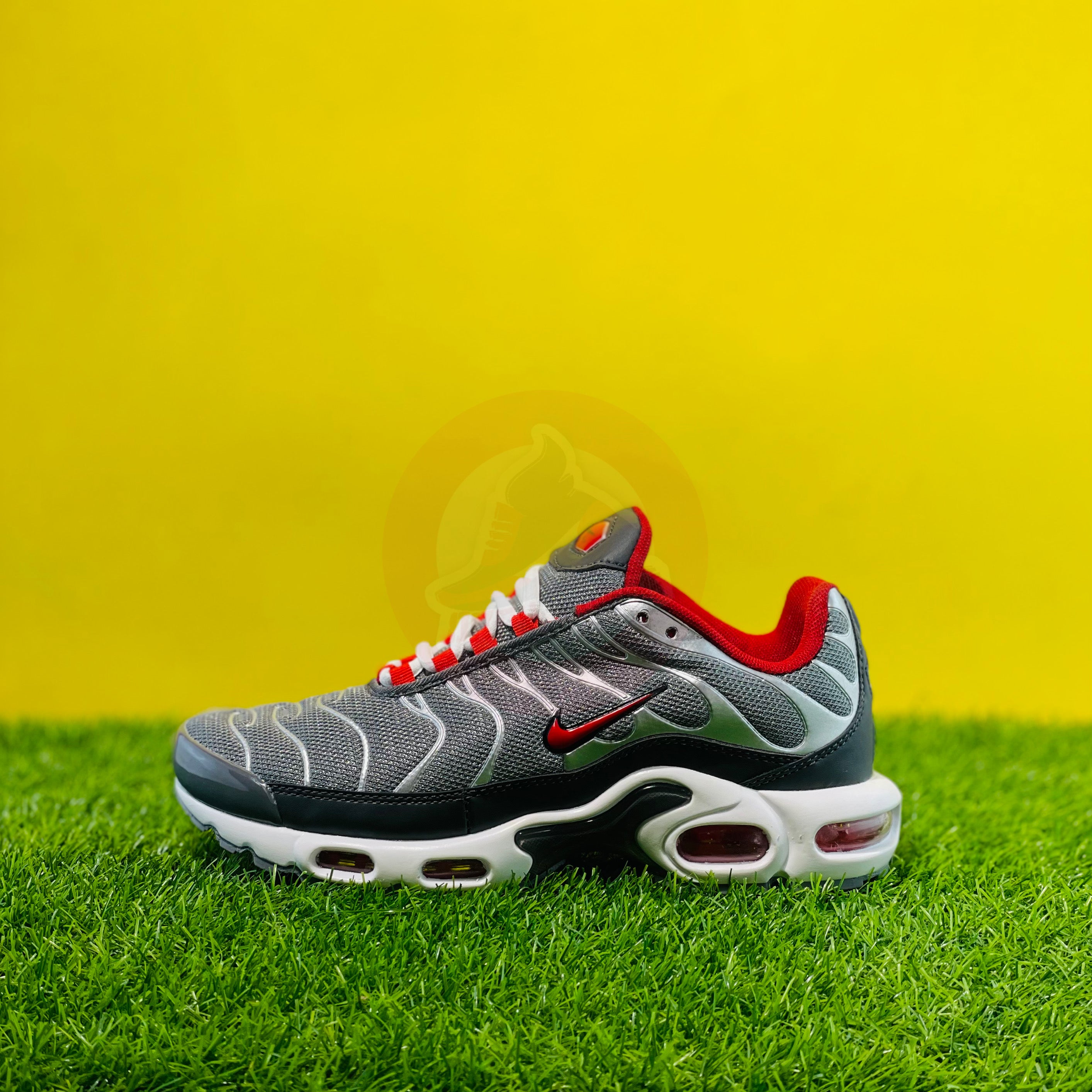 NK AIRMAX PLUS TN - GREY/RED (DOT PERFECT)