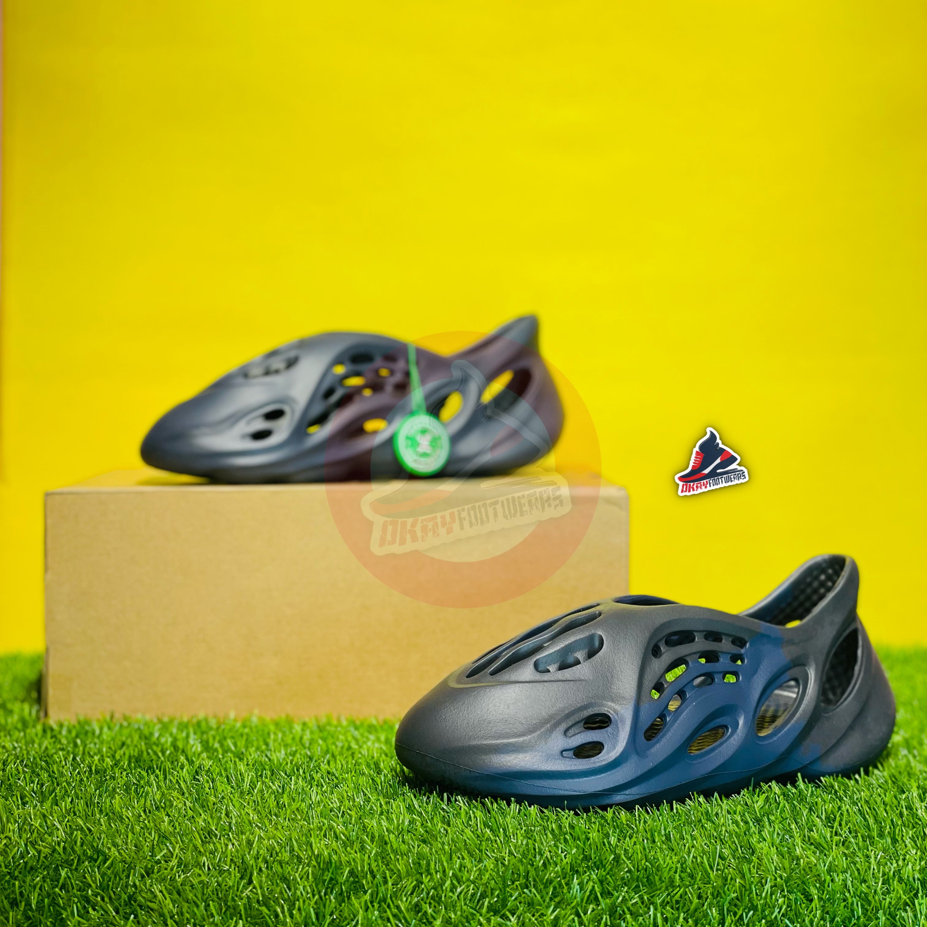 AD YEEZY FOAMRUNNERS - MINERAL BLUE (DOT PERFECT)