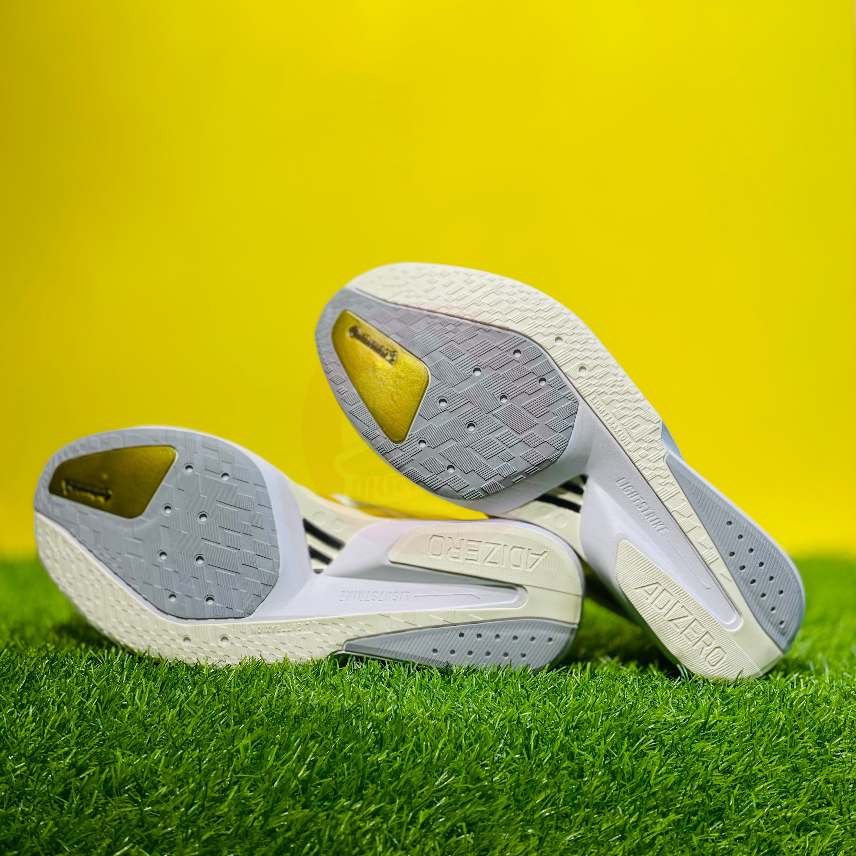 AD ADIZER0 BOST0N 13 - WHITE/GOLD (DOT PERFECT)