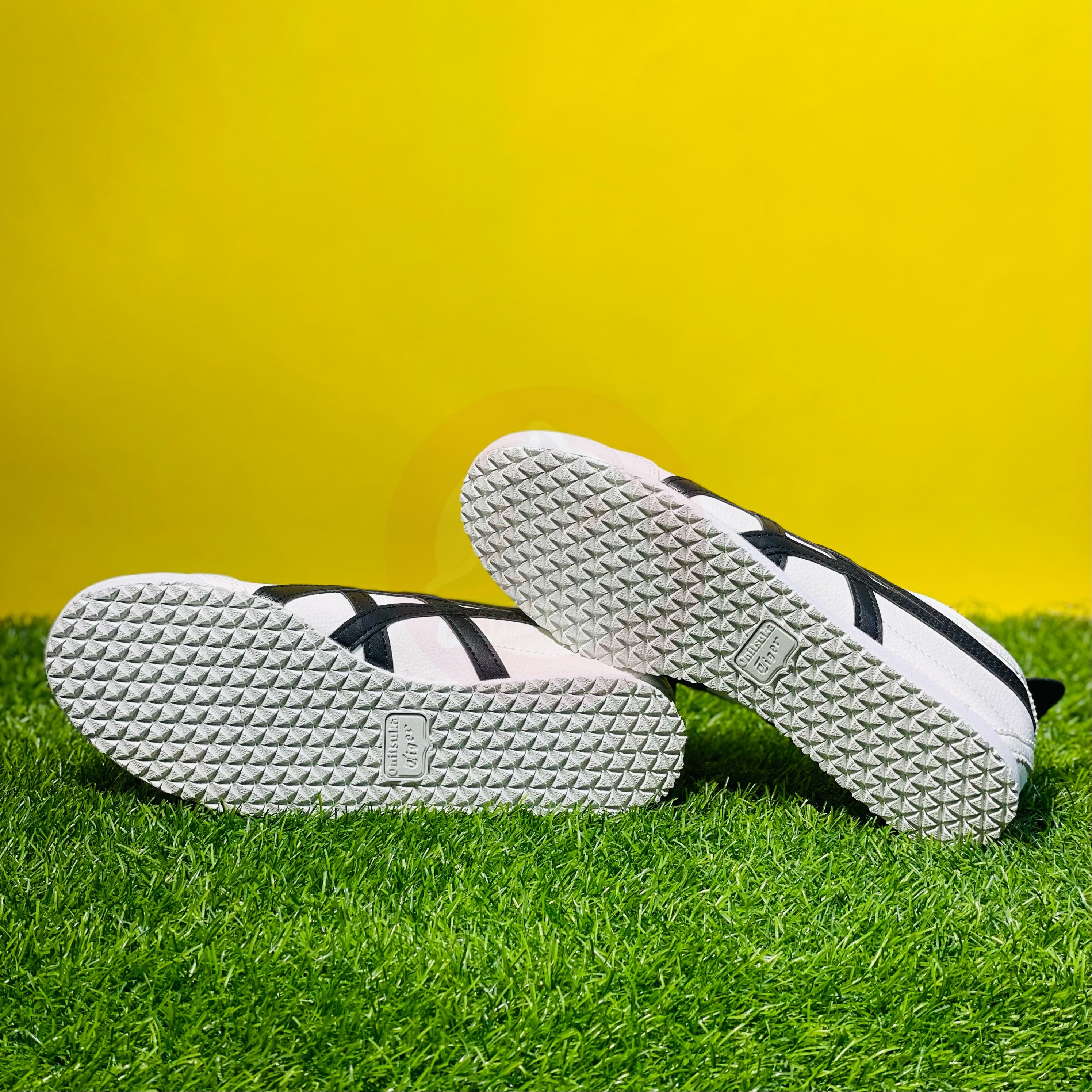 ONTSKA TIGER - WHITE/BLACK (DOT PERFECT) (ORIGINAL LEATHER)