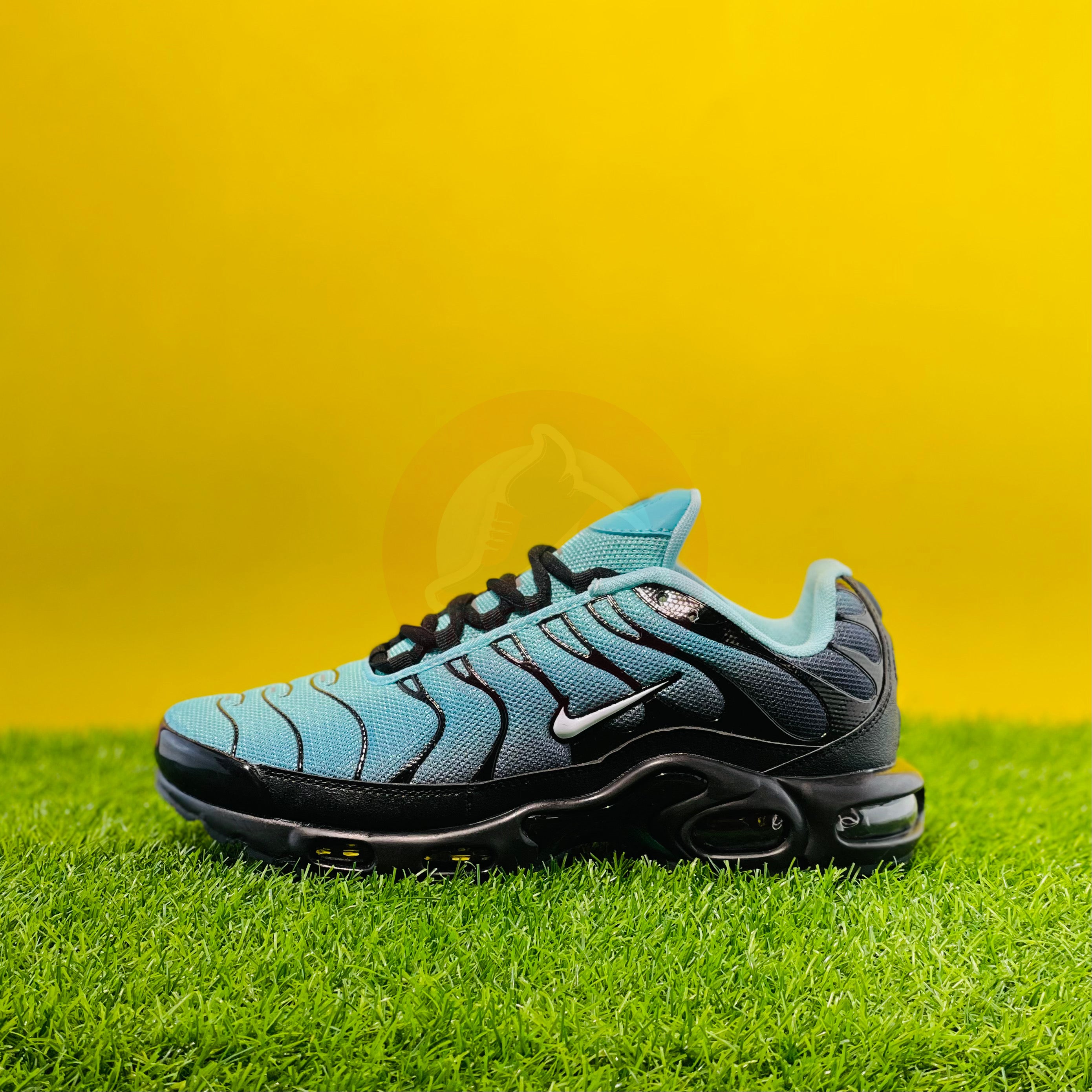 NK AIRMAX PLUS TN - LIGHT RETRO (DOT PERFECT)
