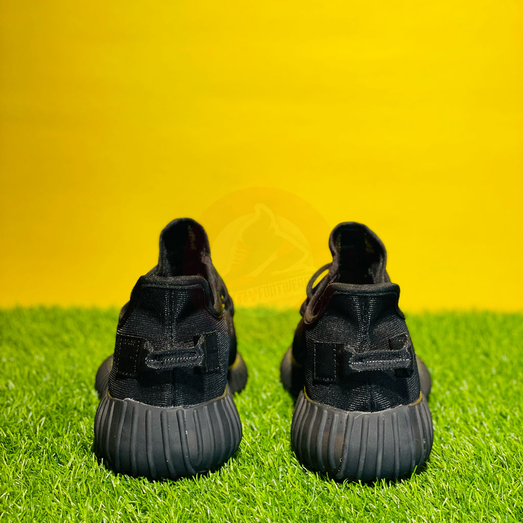 AD YEEZY 350 V2 - BLACK (PREMIUM BATCH)