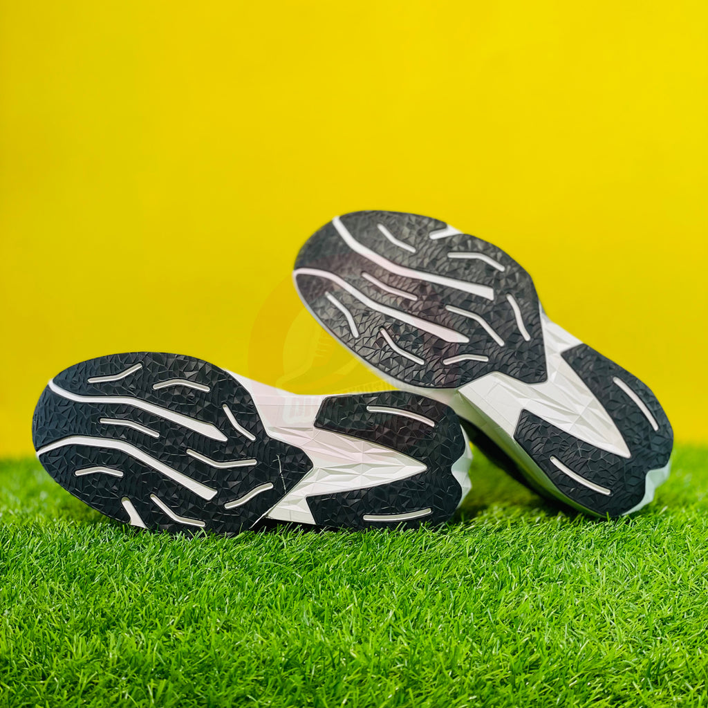 NB FUELCELL REBEL V4 - BLACK/WHITE (DOT PERFECT)