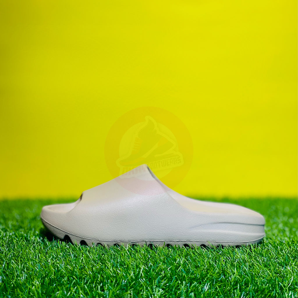 AD YEEZY SLIDES - PURE (DOT PERFECT)