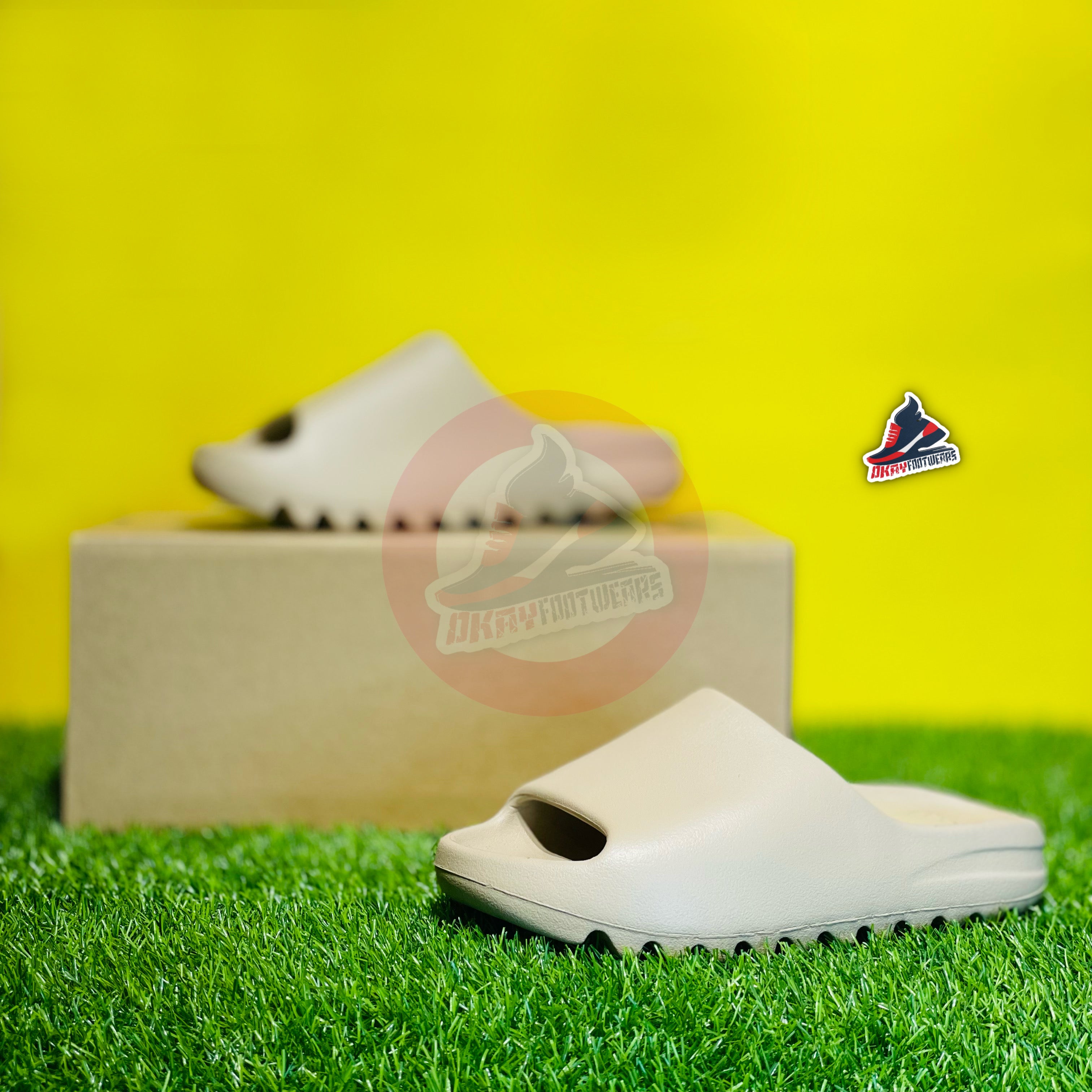 AD YEEZY SLIDES - PURE (DOT PERFECT)