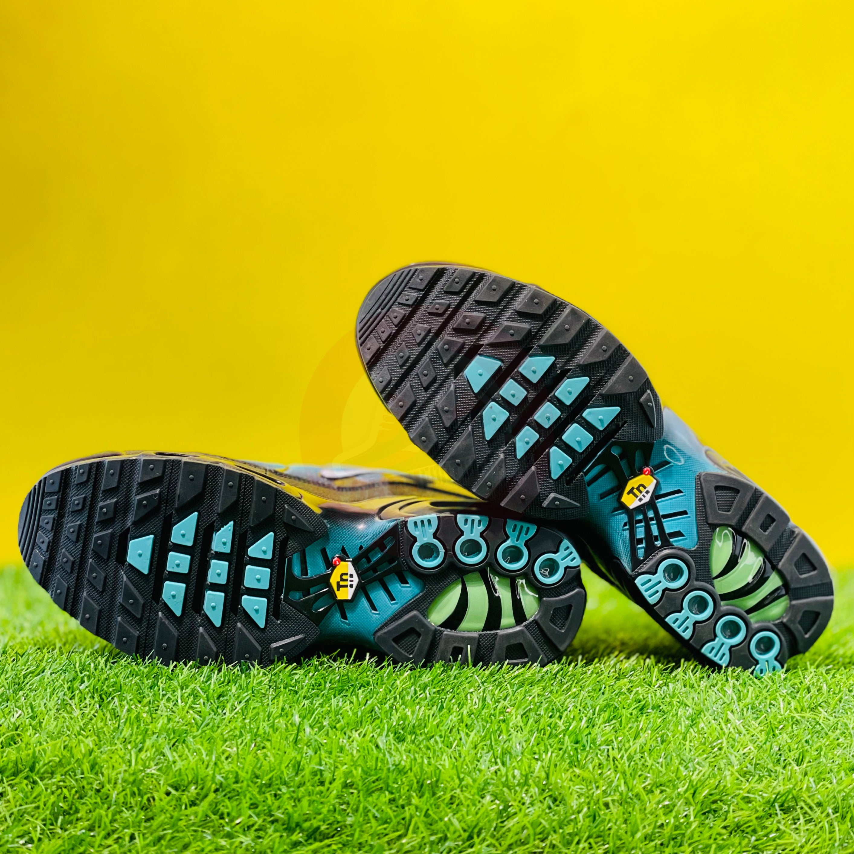 NK AIRMAX PLUS TN - LIGHT RETRO (DOT PERFECT)