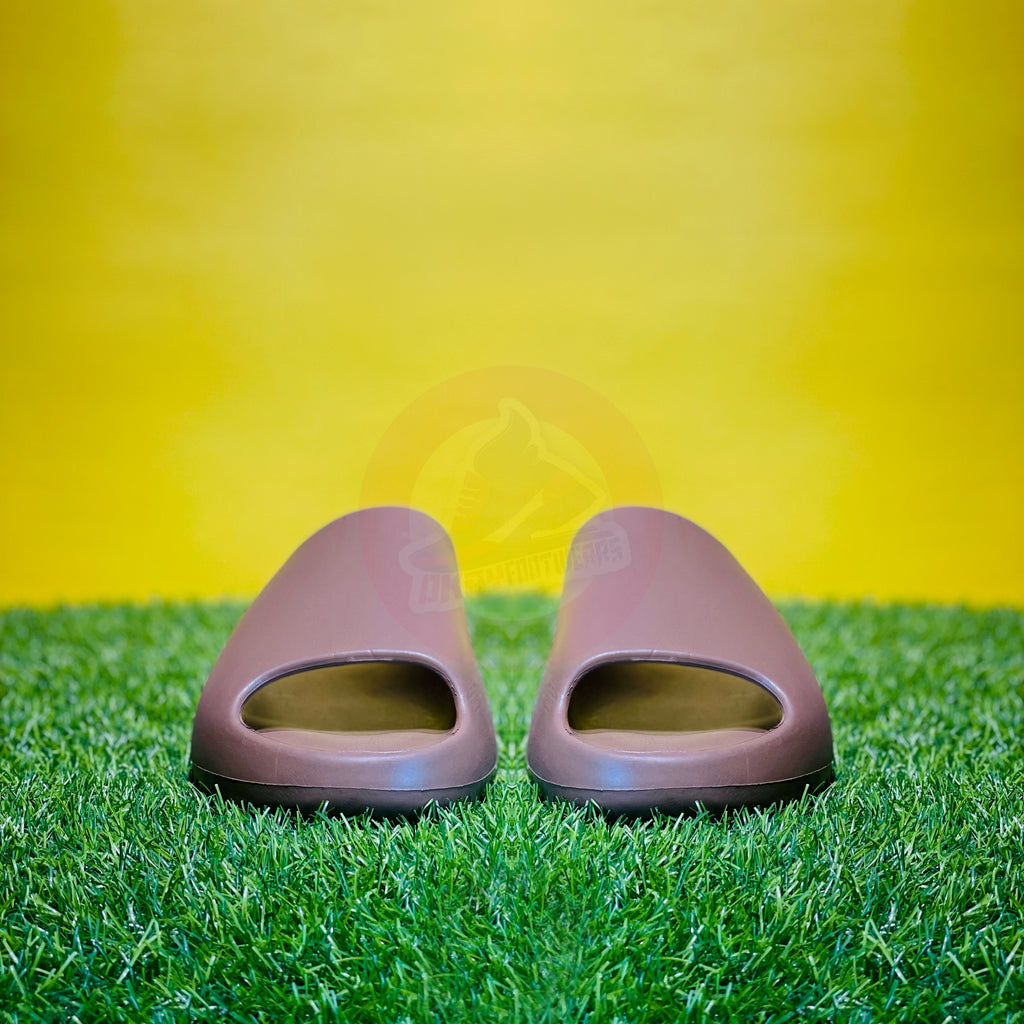AD YEEZY SLIDES - EARTH (DOT PERFECT)