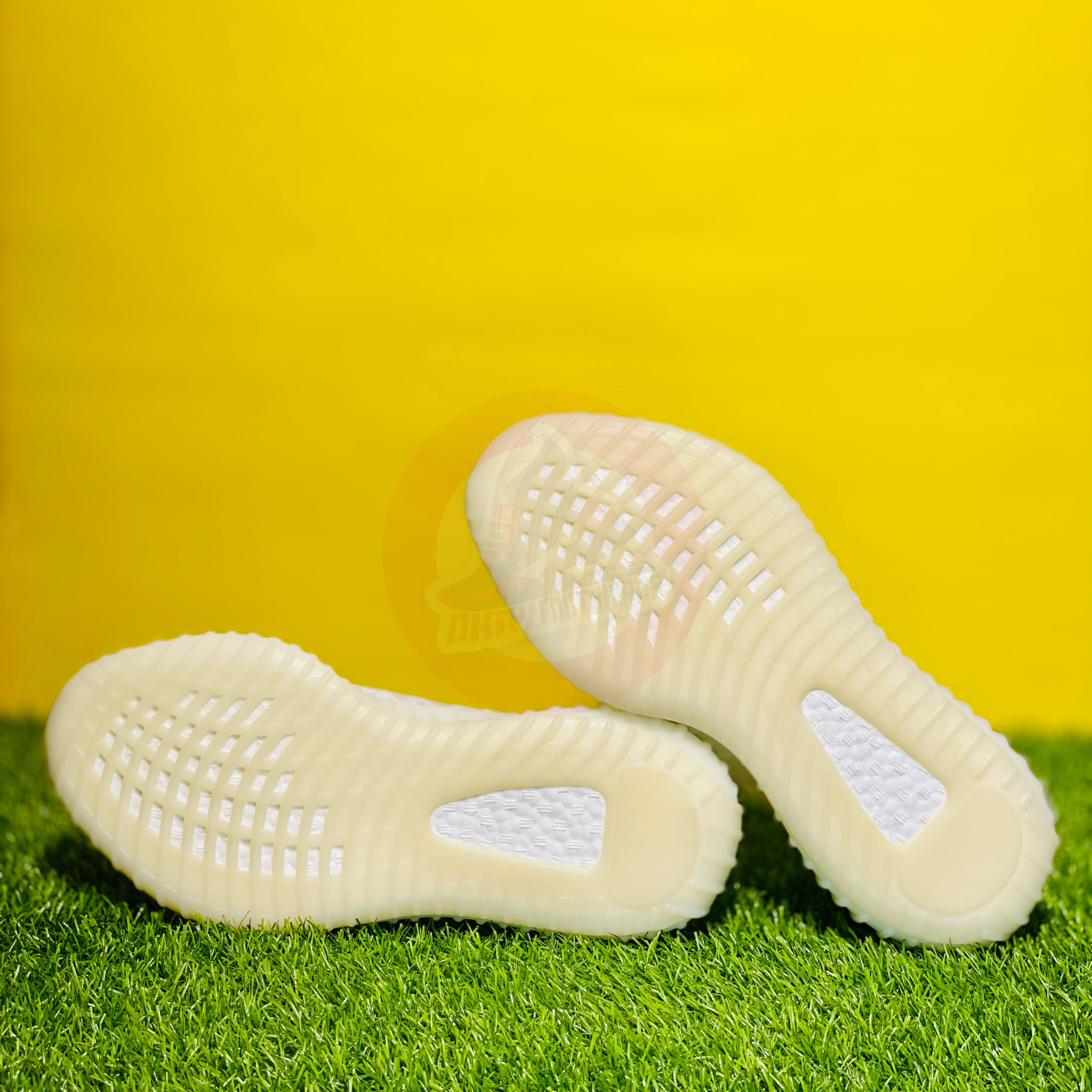 AD YEEZY 350 V2 - WHITE (PREMIUM BATCH)