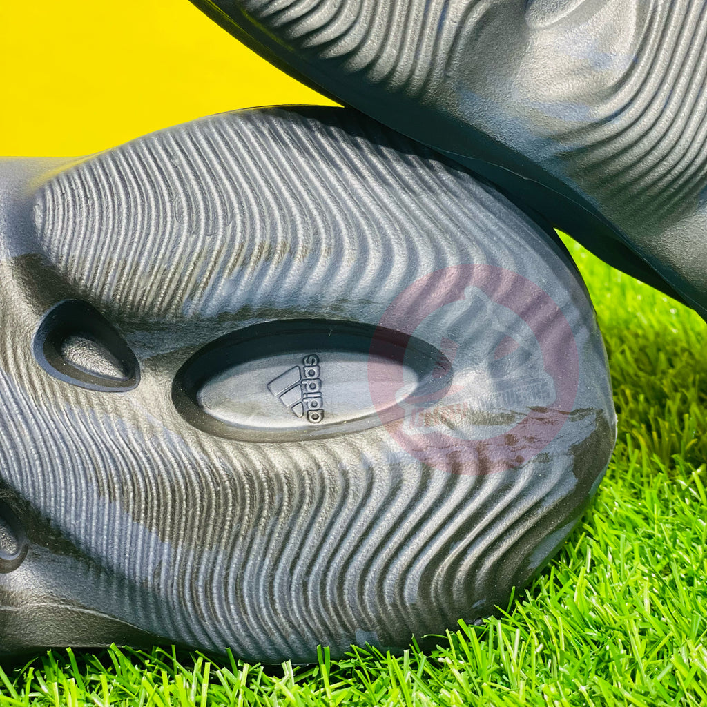 AD YEEZY FOAMRUNNERS - MINERAL BLUE (DOT PERFECT)