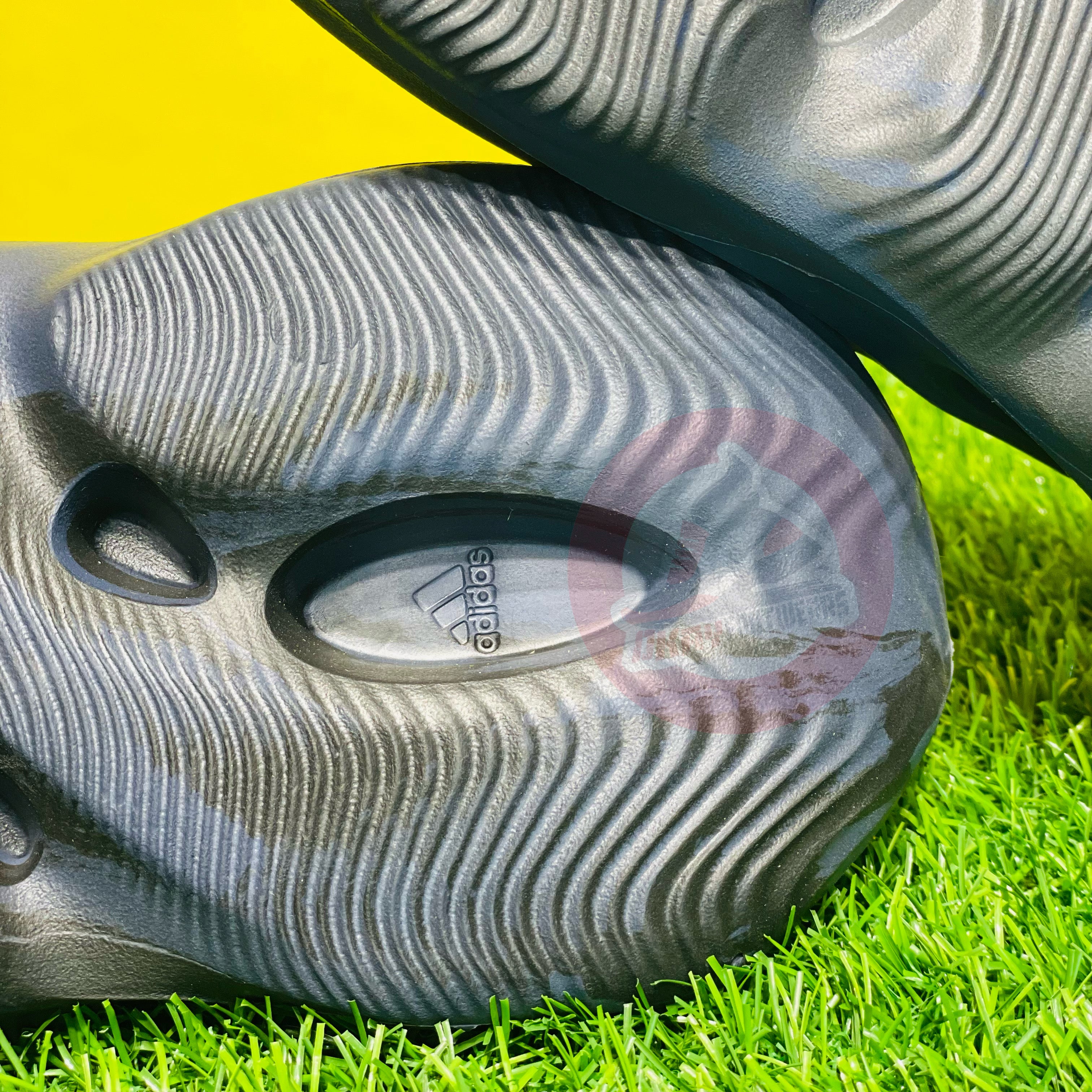 AD YEEZY FOAMRUNNERS - MINERAL BLUE (DOT PERFECT)