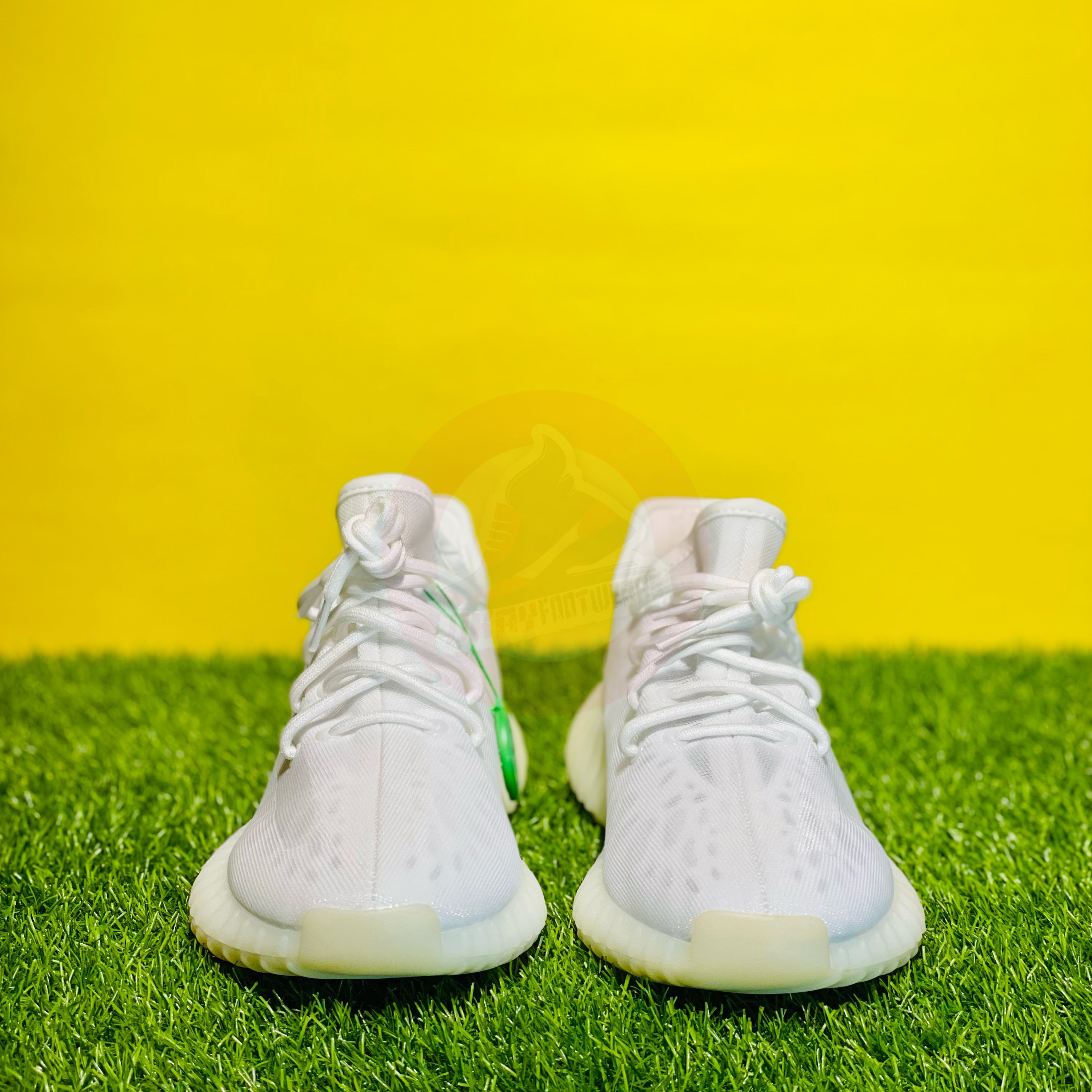 AD YEEZY 350 V2 - WHITE (PREMIUM BATCH)