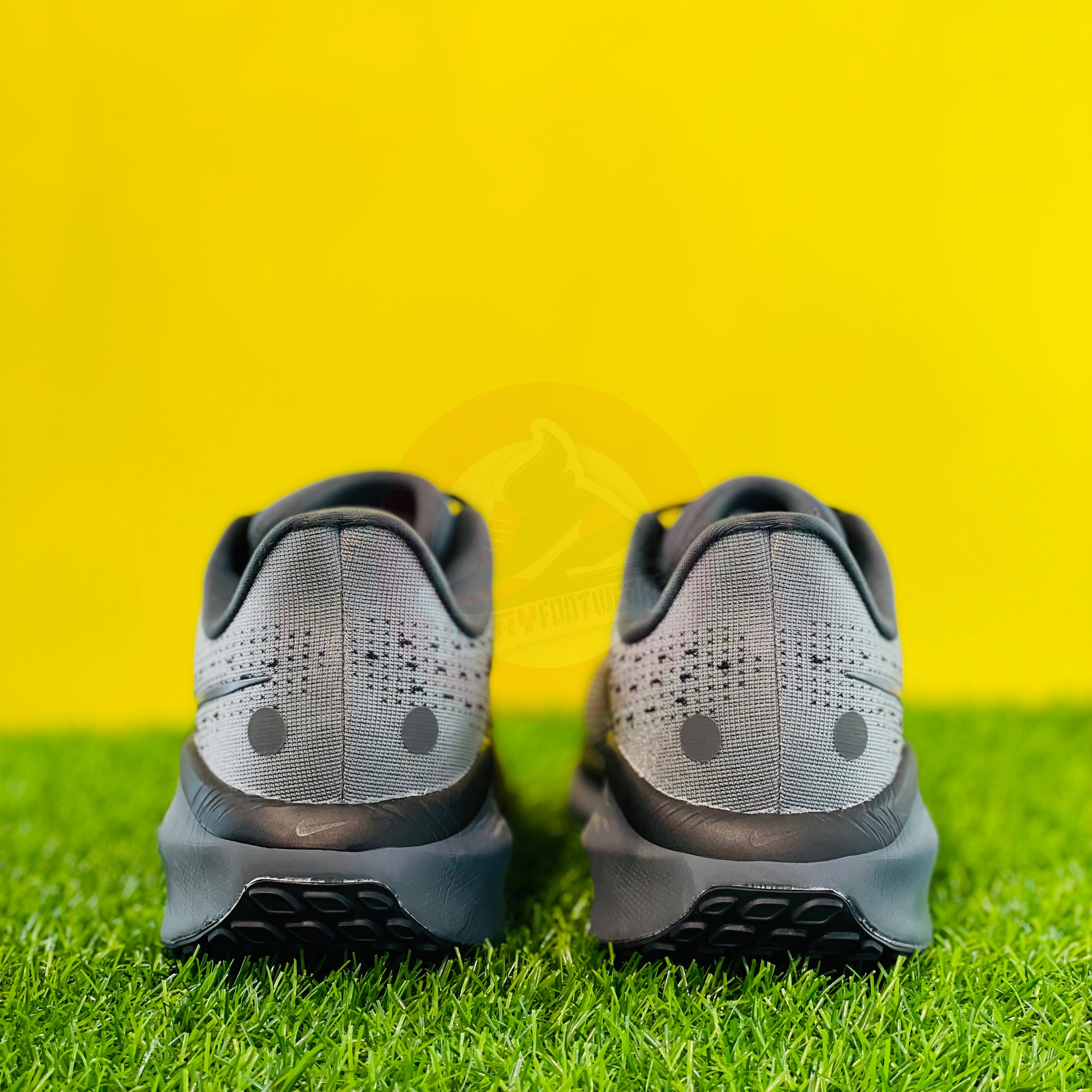 NK AIRZOOM X VOMERO 17 - STATIC GREY (DOT PERFECT)