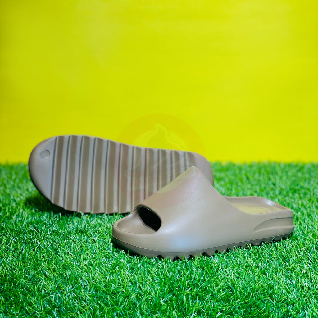AD YEEZY SLIDES - EARTH (DOT PERFECT)