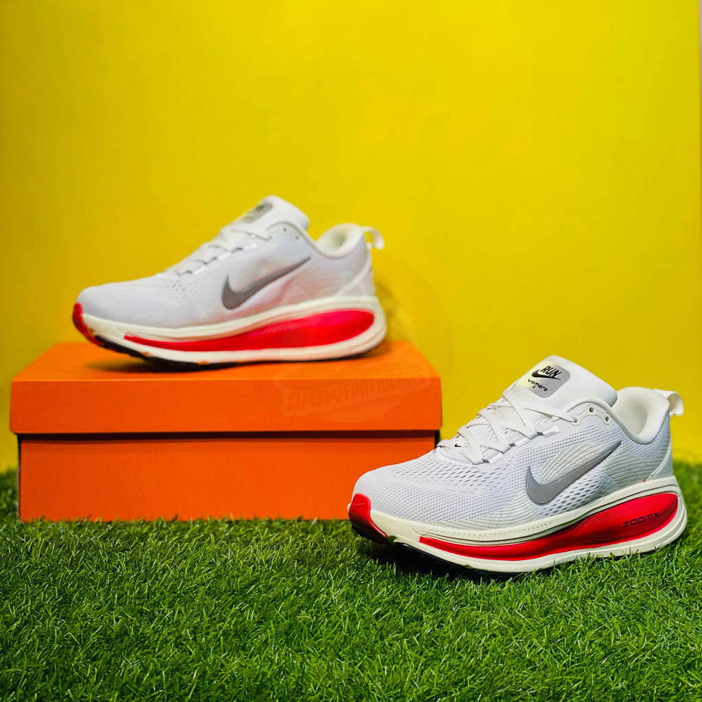 NK AIRZOOM X VOMERO 18 - WHITE/RED (ORIGINALS)