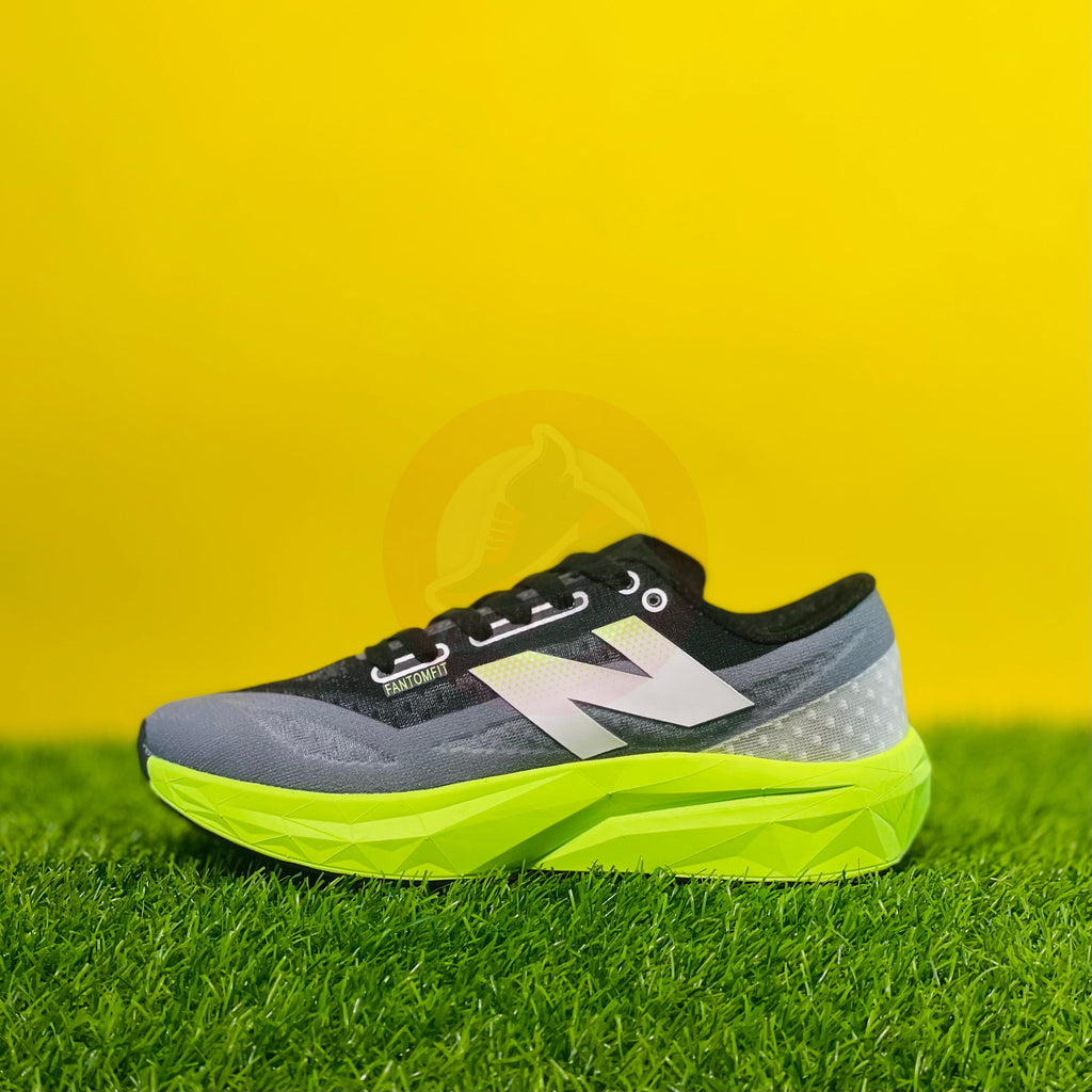 NB FUELCELL REBEL V4 - BLACK LIME (DOT PERFECT)