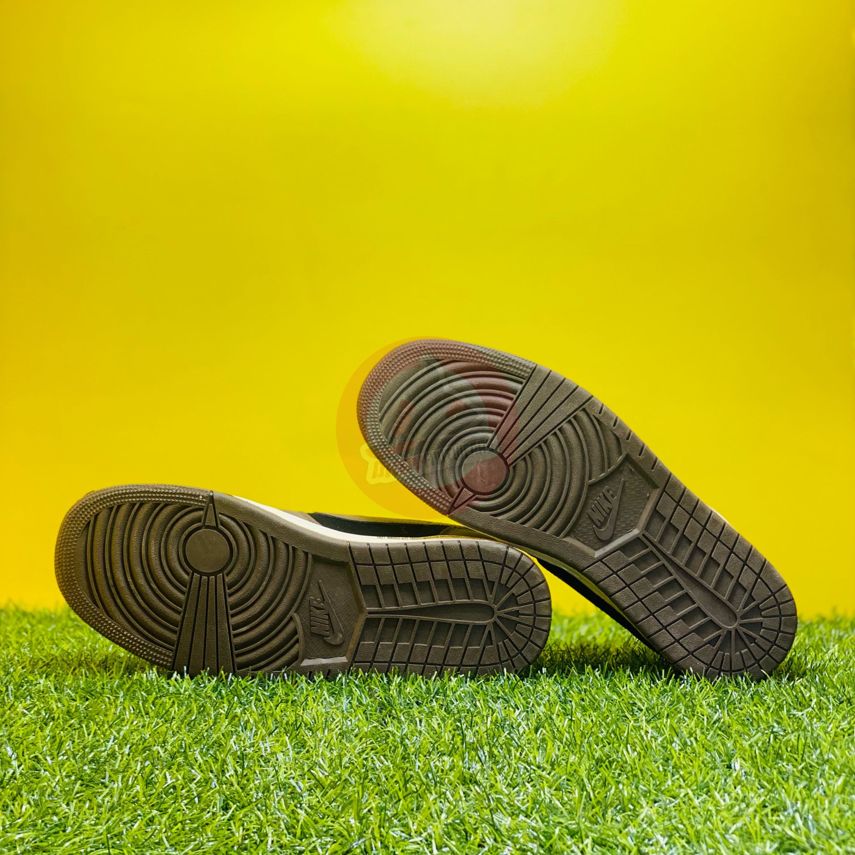 AJ 1 LOW - TRAVIS MOCHA (DOT PERFECT)