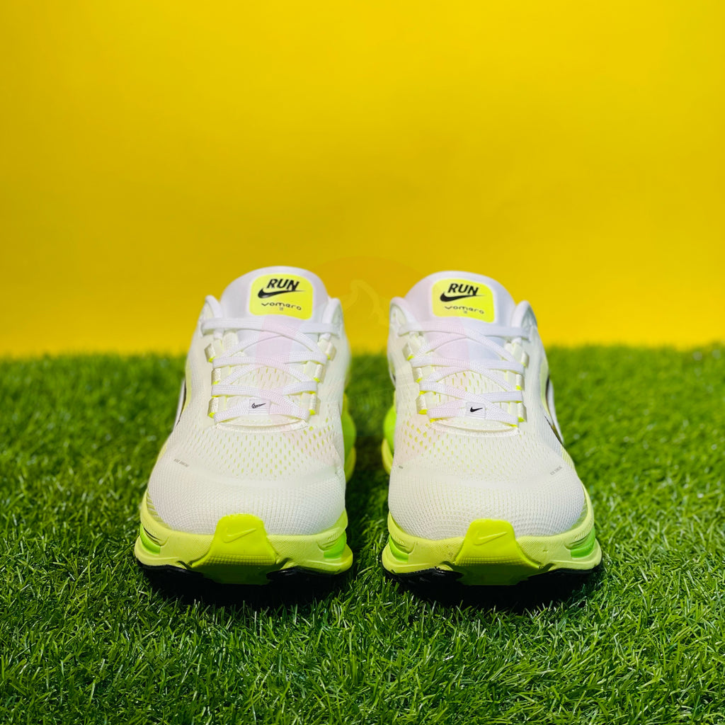 NK AIRZOOM X VOMERO 18 - WHITE/ELECTRIC (ORIGINALS)