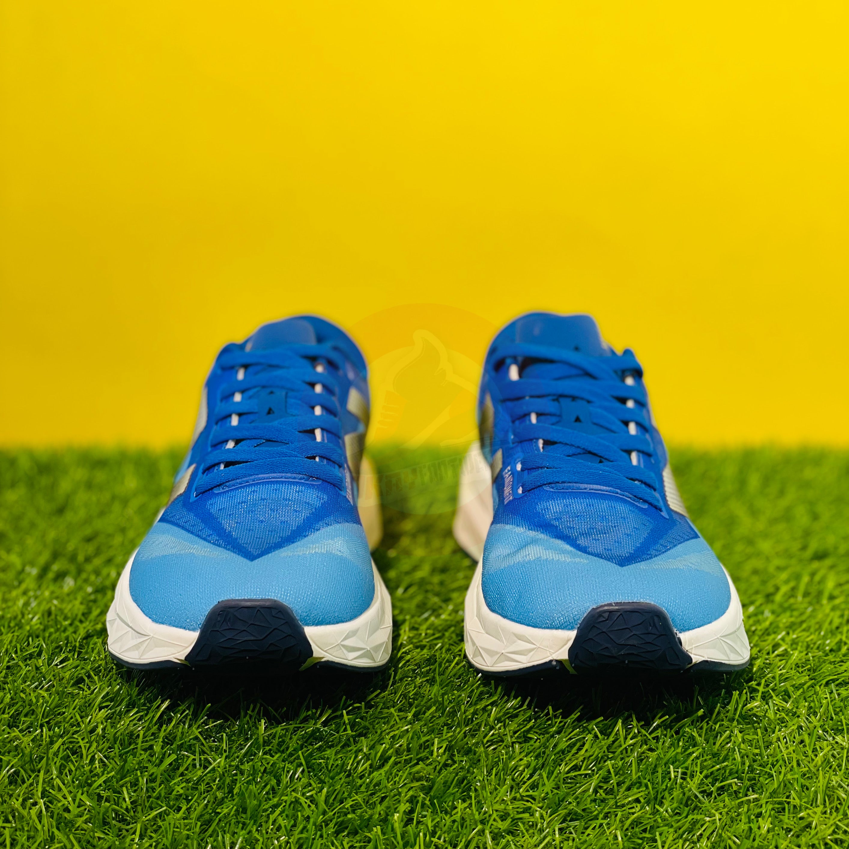 NB FUELCELL REBEL V4 - ELECTRIC BLUE (DOT PERFECT)