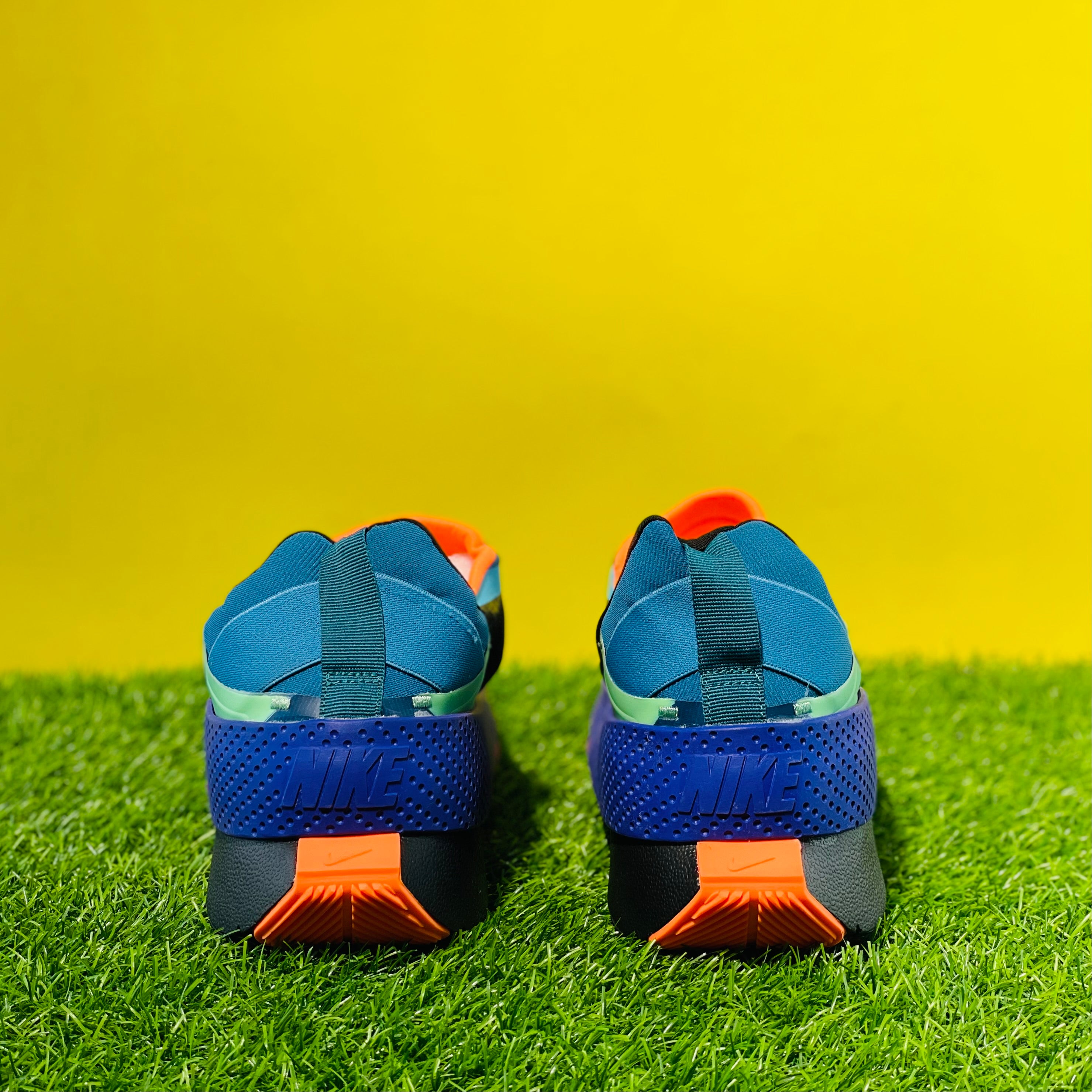 NK GO FLYEASE - DYNAMIC TURQUOISE (DOT PERFECT)