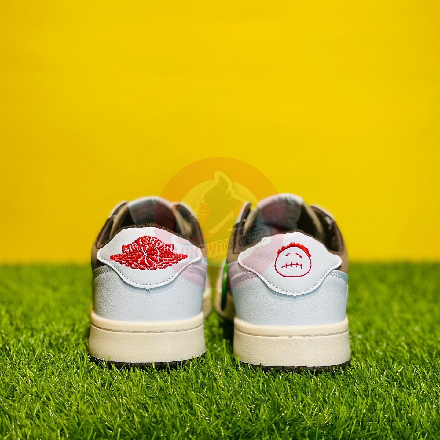 NK AIRJORDAN 1 LOW - TRAVIS REVERSE MOCHA (DOT PERFECT)