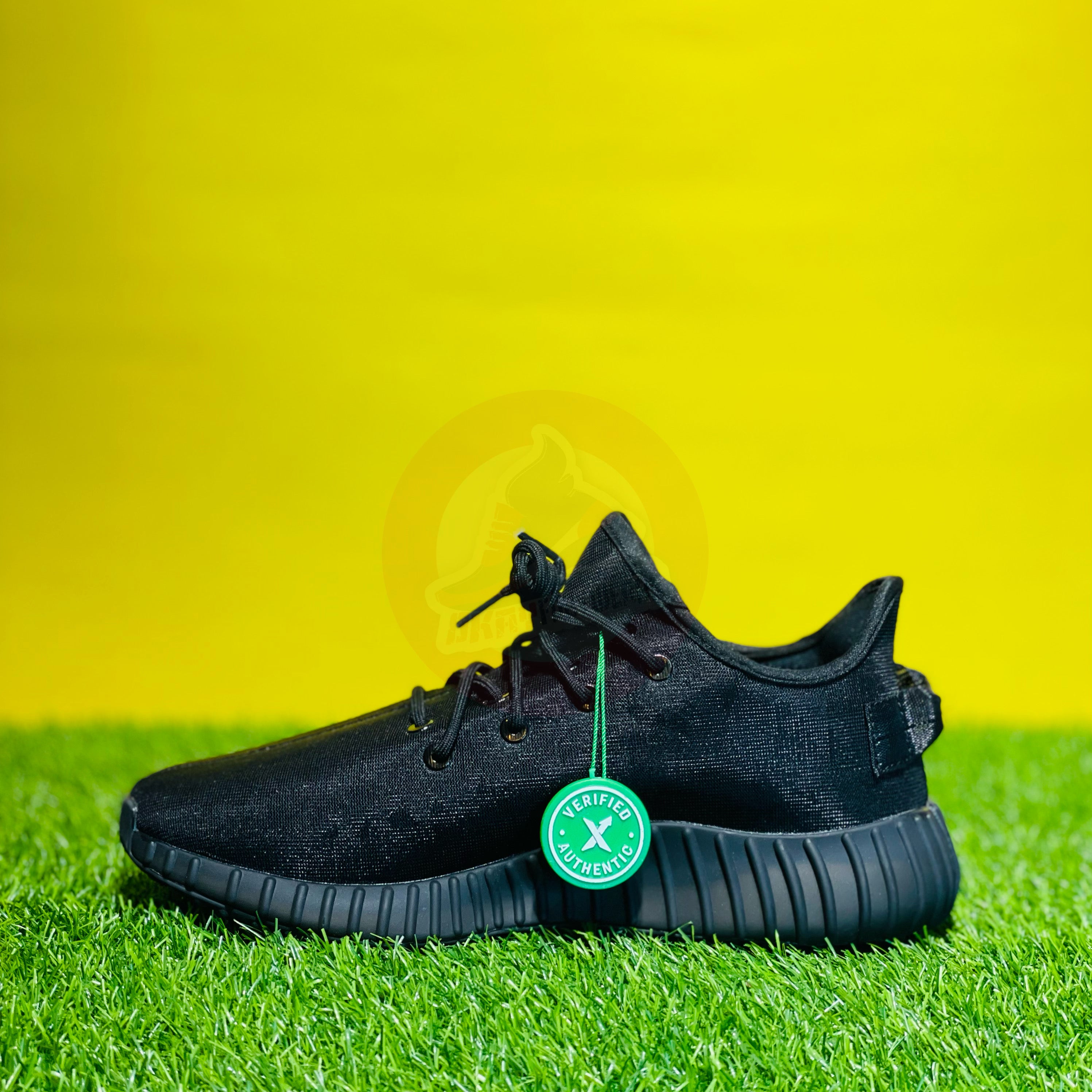 AD YEEZY 350 V2 - BLACK (PREMIUM BATCH)