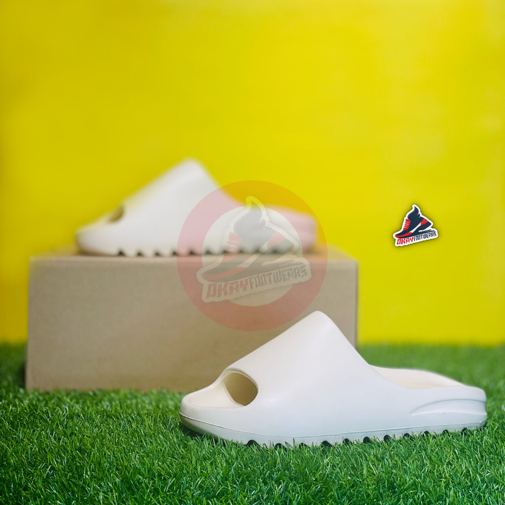 AD YEEZY SLIDES - BONE (DOT PERFECT)