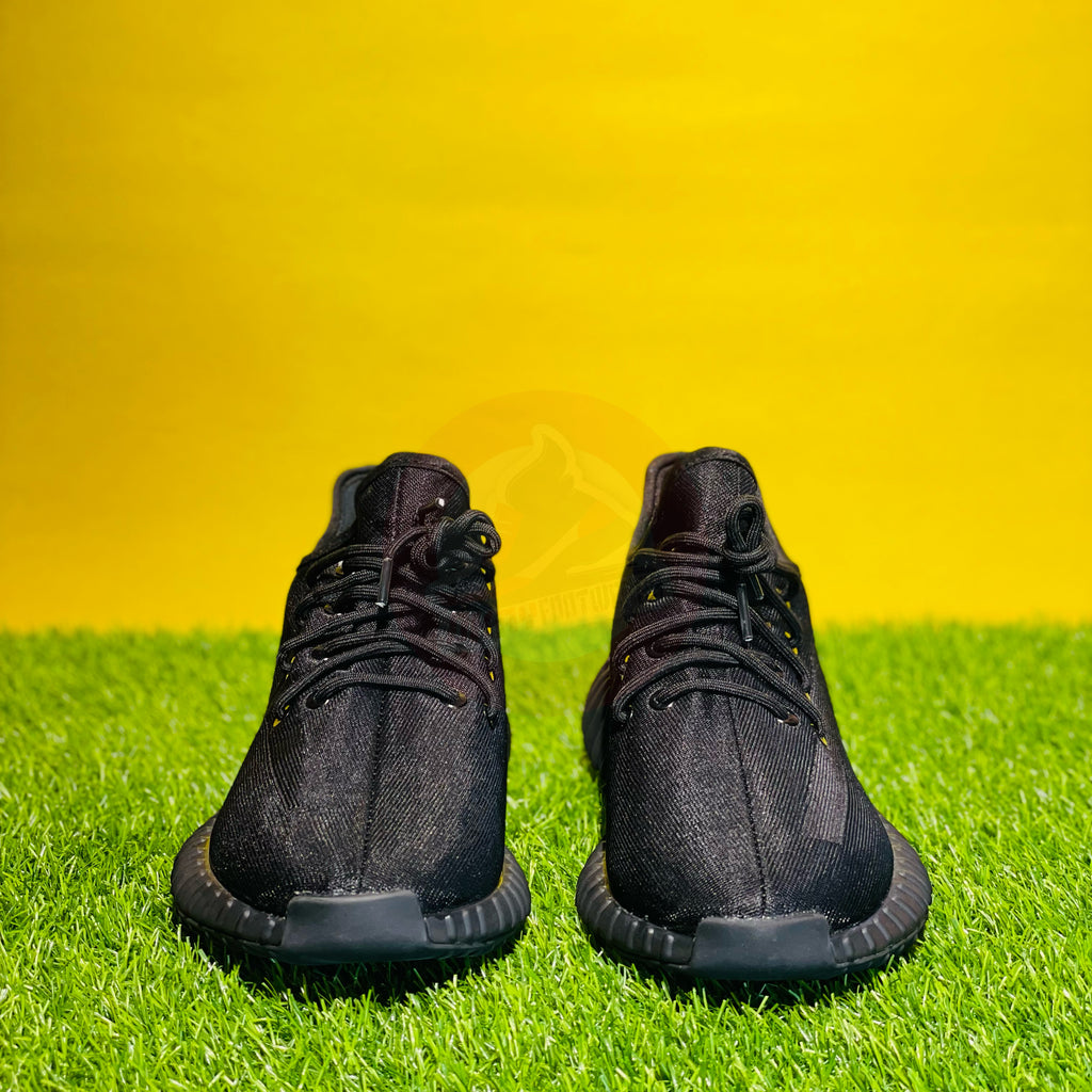 AD YEEZY 350 V2 - BLACK (PREMIUM BATCH)