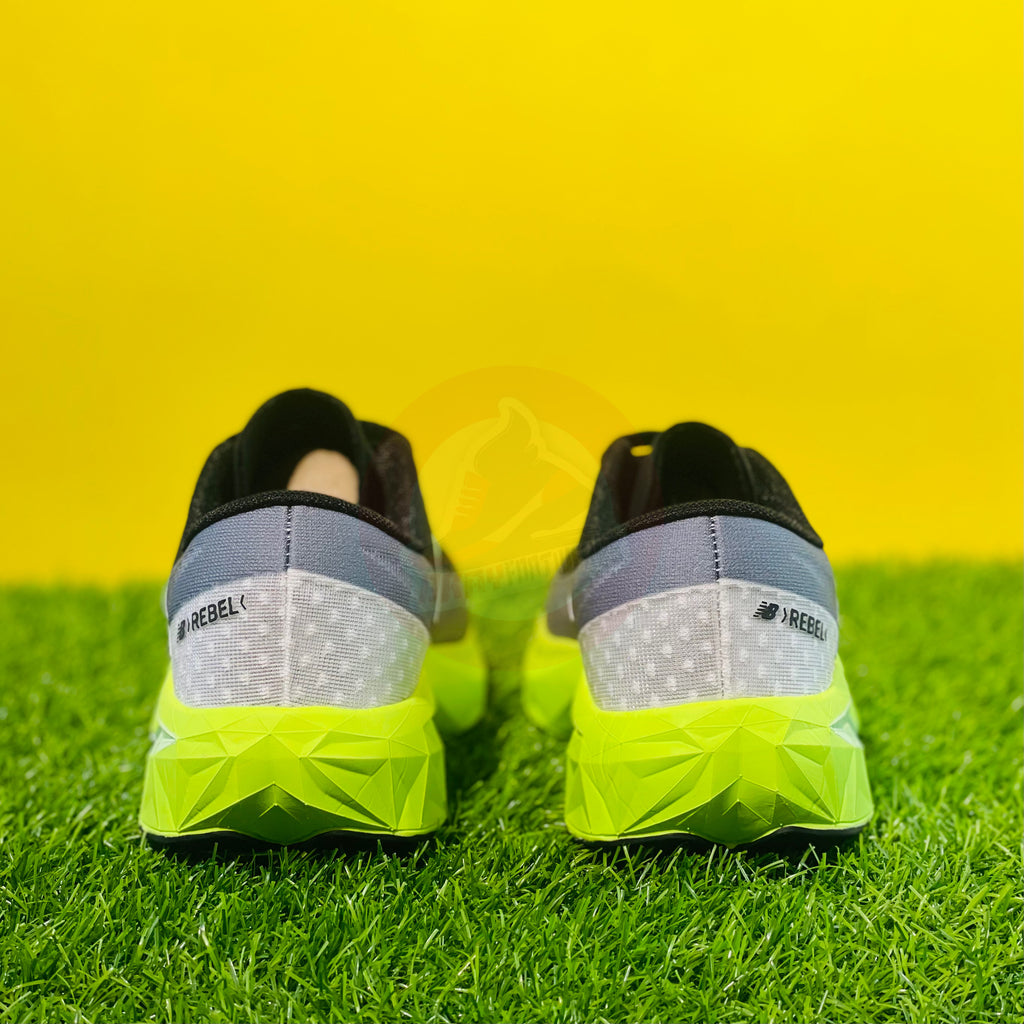 NB FUELCELL REBEL V4 - BLACK LIME (DOT PERFECT)