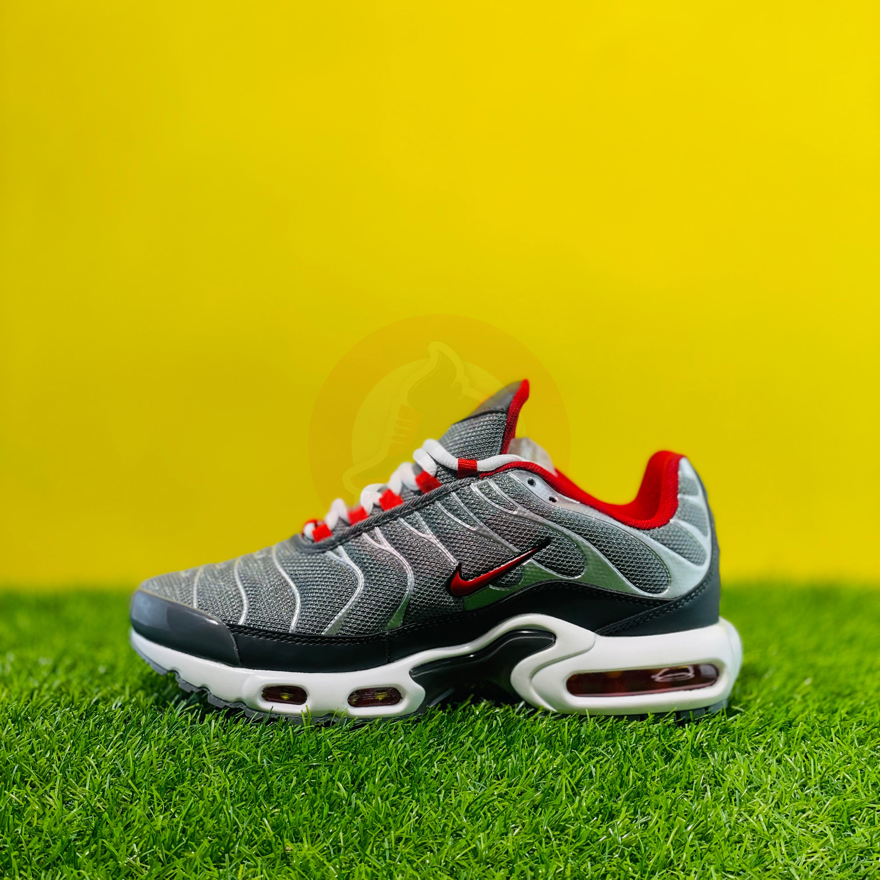 NK AIRMAX PLUS TN - GREY/RED (DOT PERFECT)