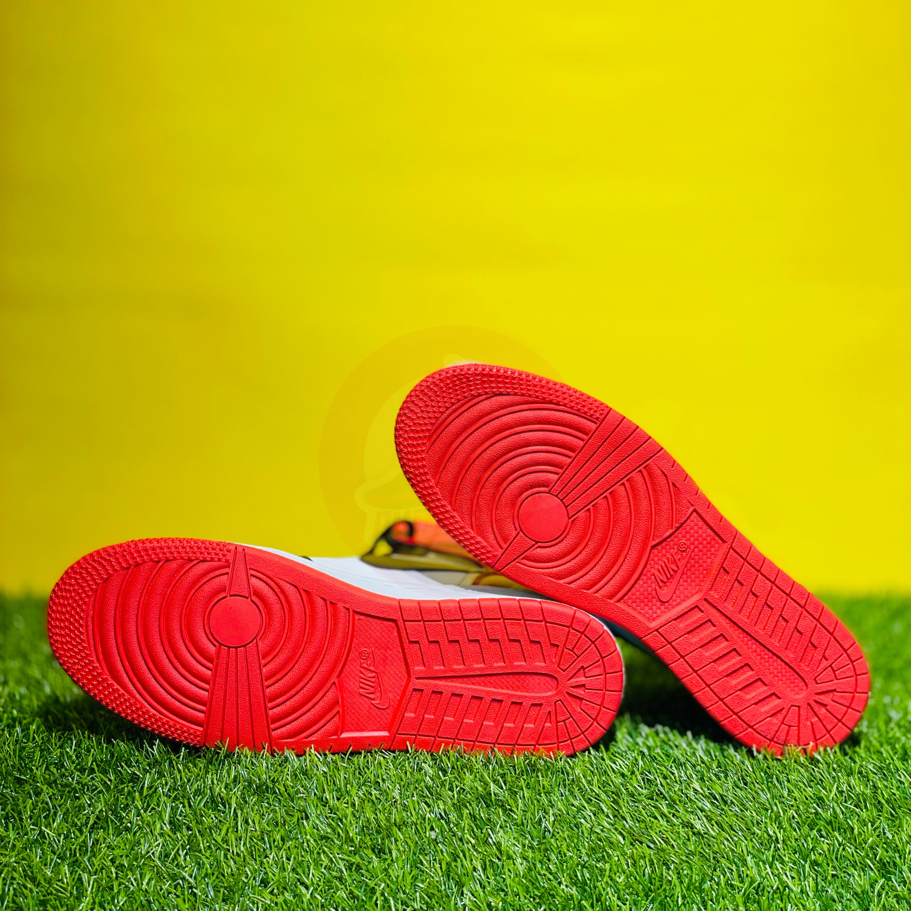 NK AIRJORDAN 1 HIGH - SATIN BLACK TOE (DOT PERFECT)