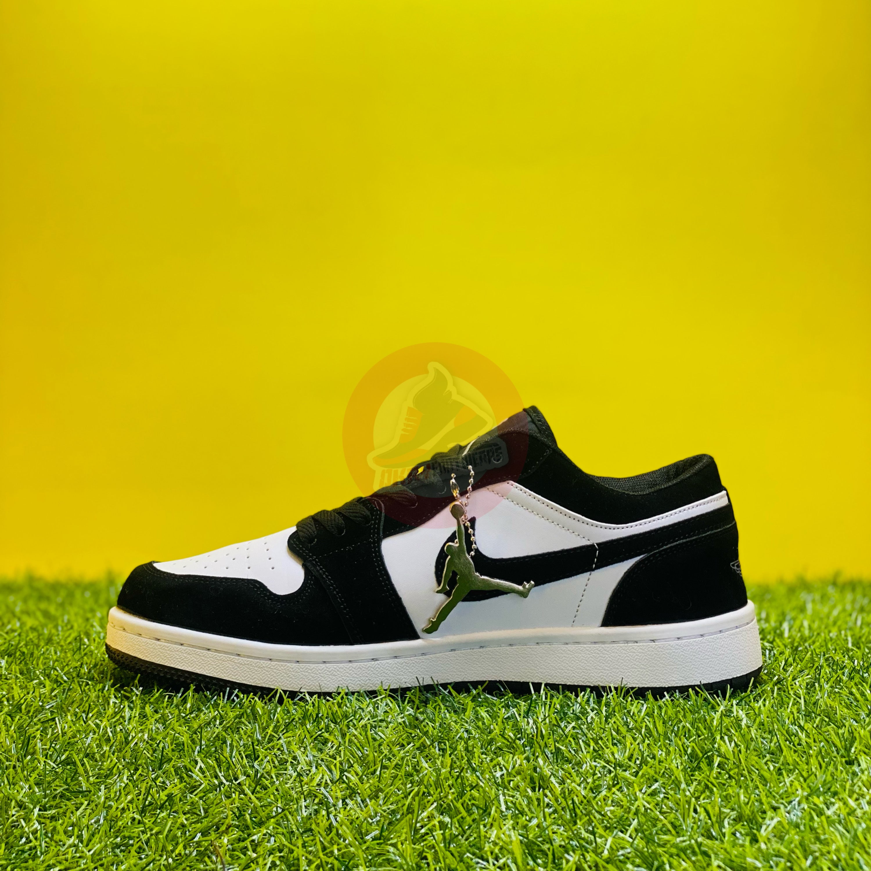 NK AIRJORDAN 1 LOW - BLACK/WHITE PANDA (DOT PERFECT)
