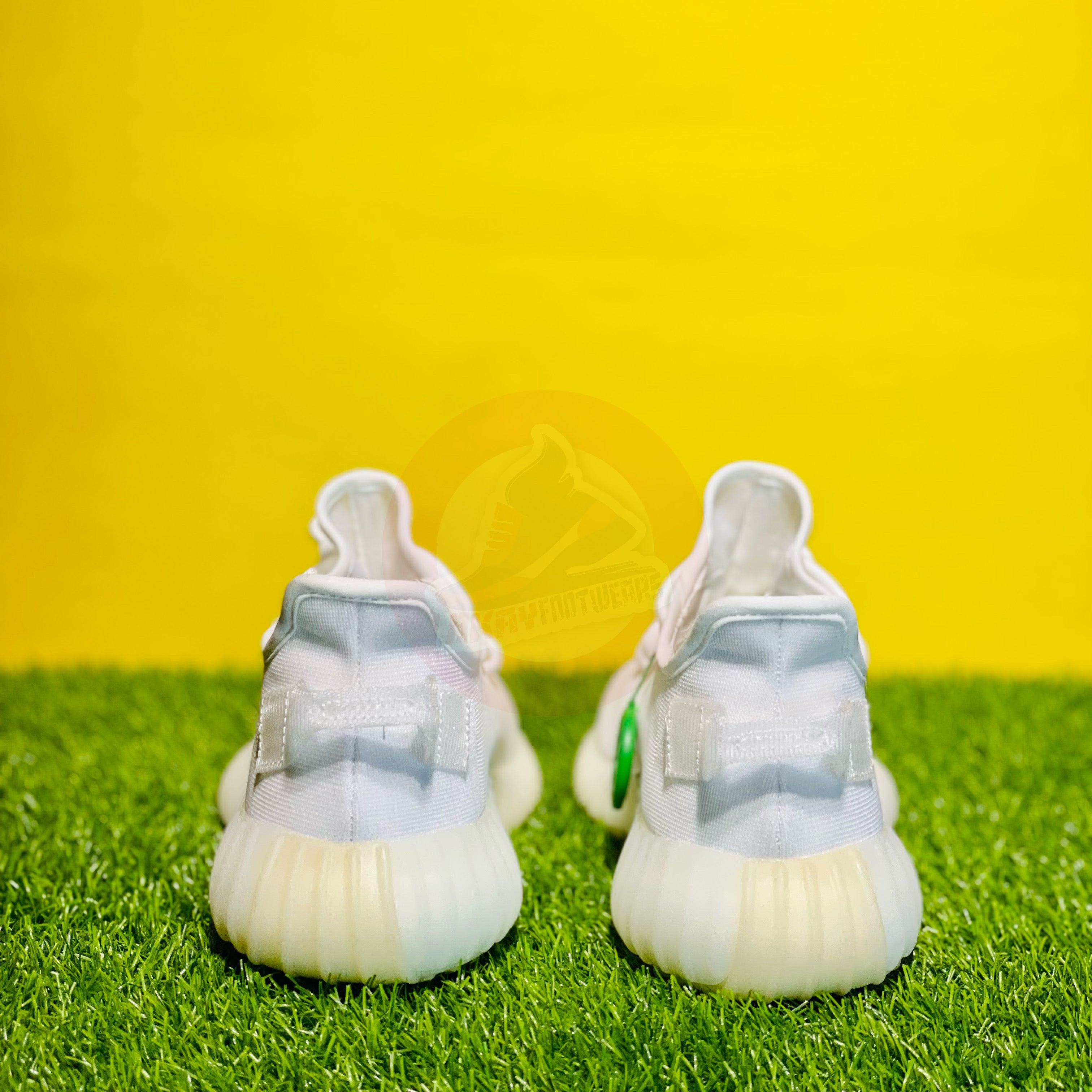 AD YEEZY 350 V2 - WHITE (PREMIUM BATCH)